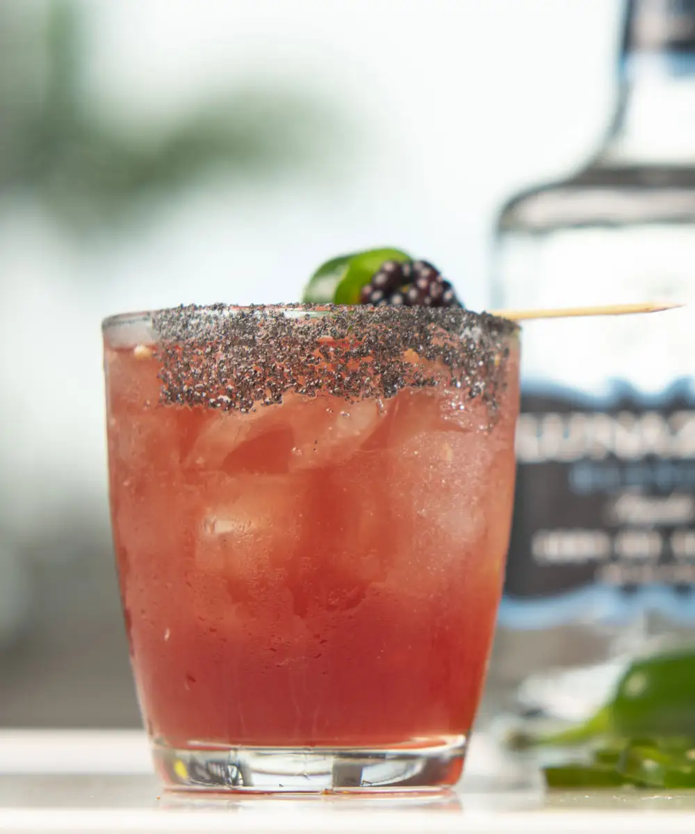 Pink tropical cocktail - Mobile