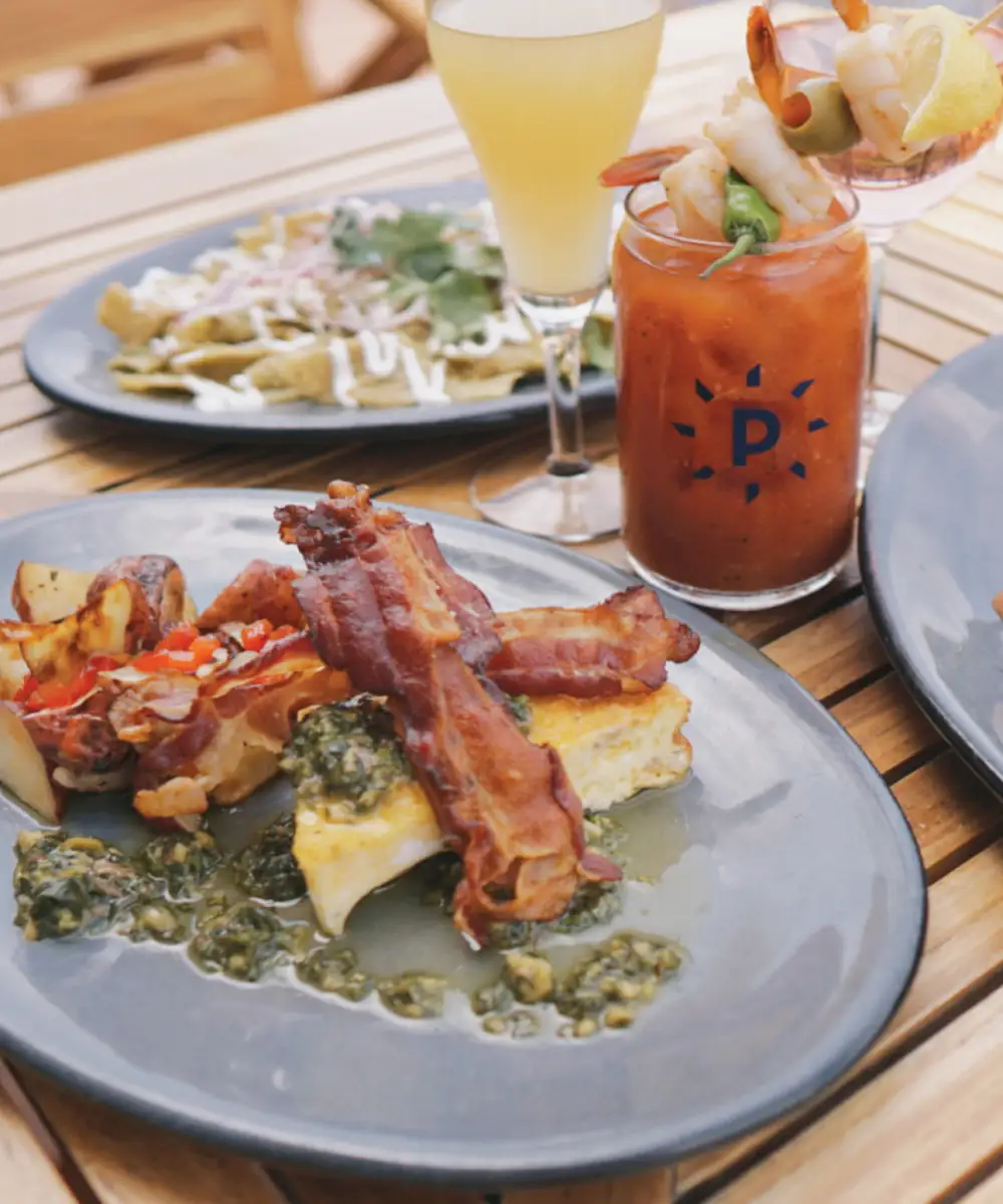 quiche with bacon and bloody mary - Mobile